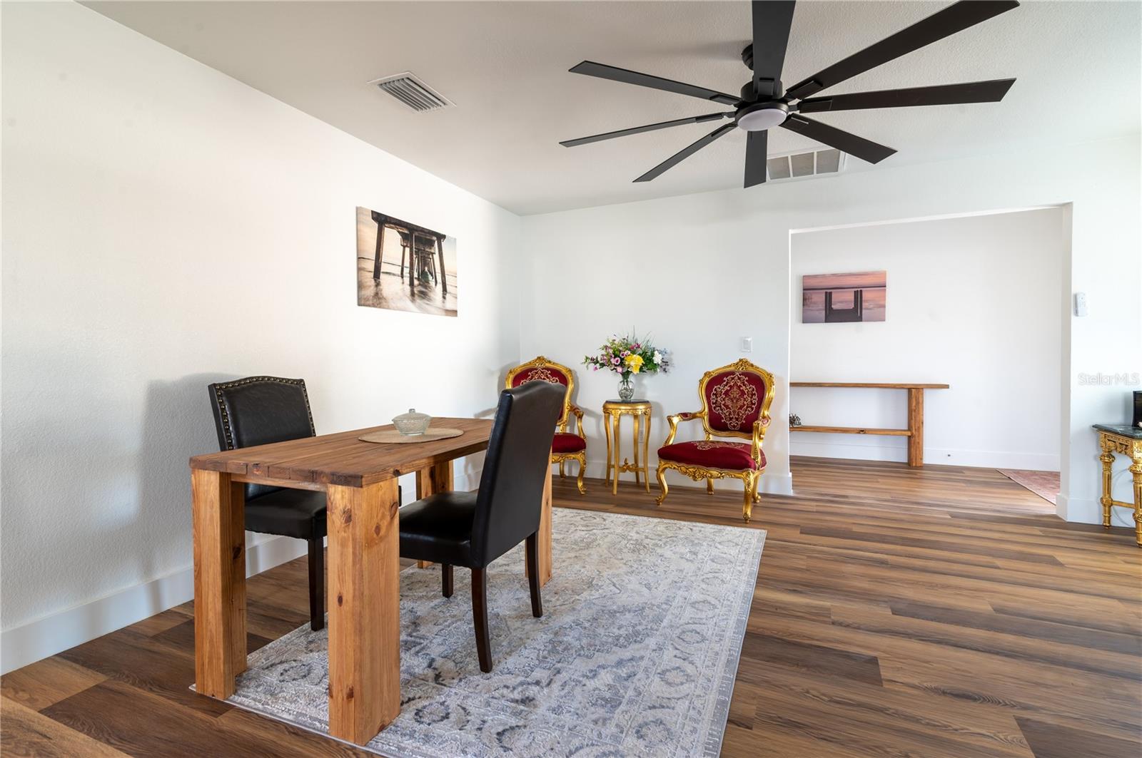 Image 10 of 39 For 1897 Dolphin Boulevard S