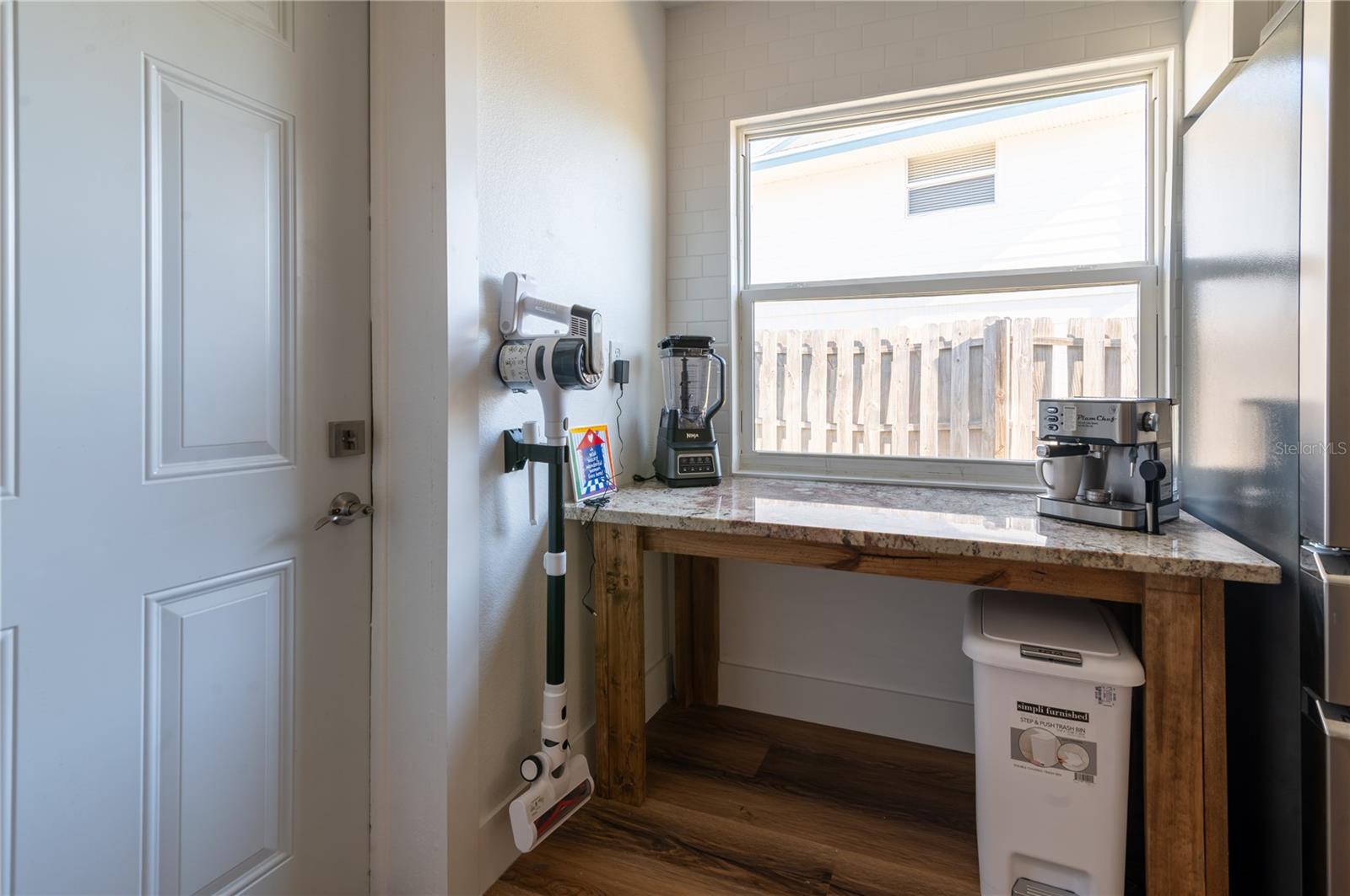 Image 16 of 39 For 1897 Dolphin Boulevard S