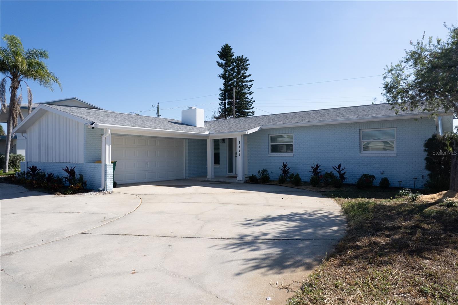 Image 2 of 39 For 1897 Dolphin Boulevard S