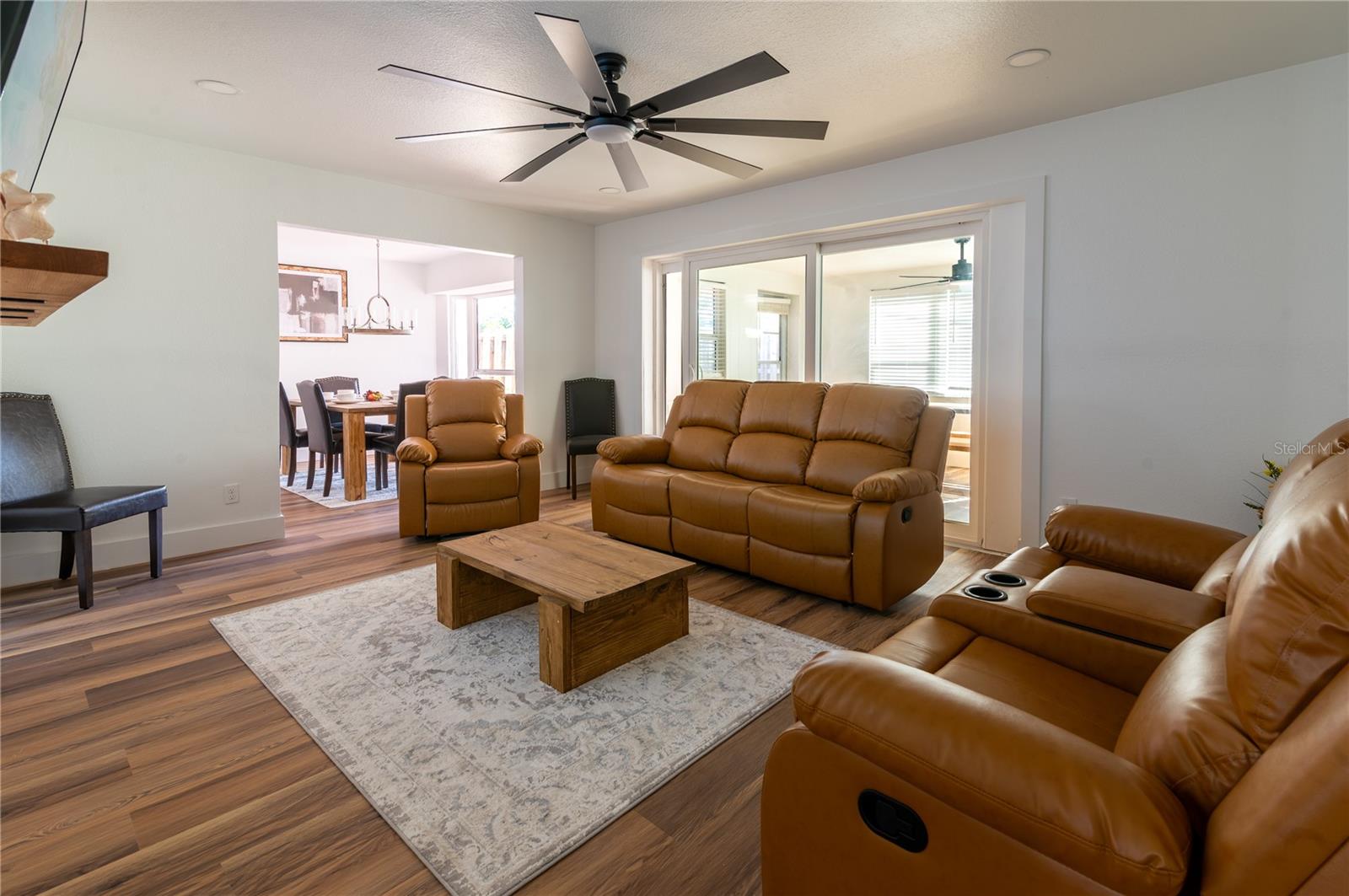 Image 23 of 39 For 1897 Dolphin Boulevard S