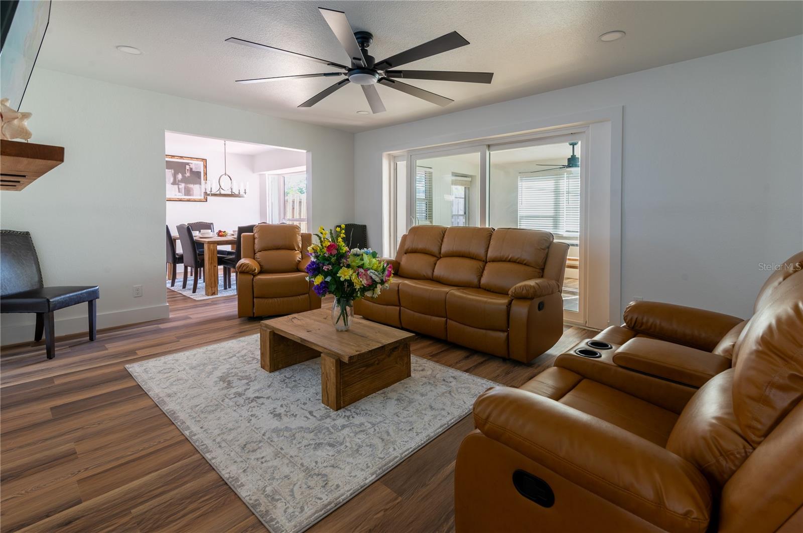 Image 25 of 39 For 1897 Dolphin Boulevard S