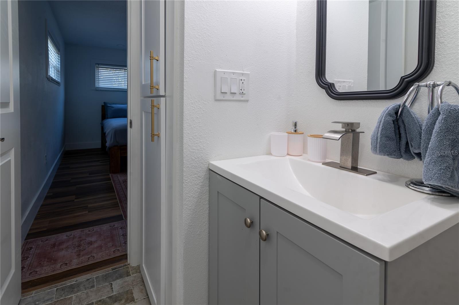 Image 30 of 39 For 1897 Dolphin Boulevard S