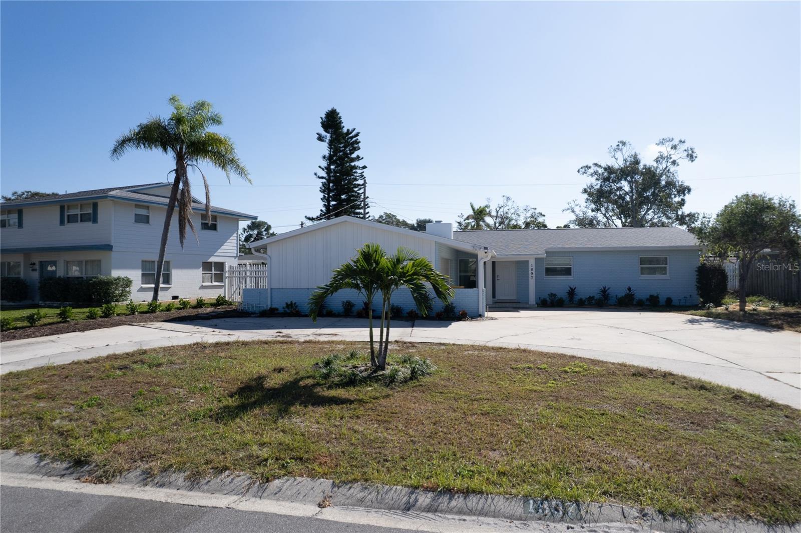 Image 5 of 39 For 1897 Dolphin Boulevard S