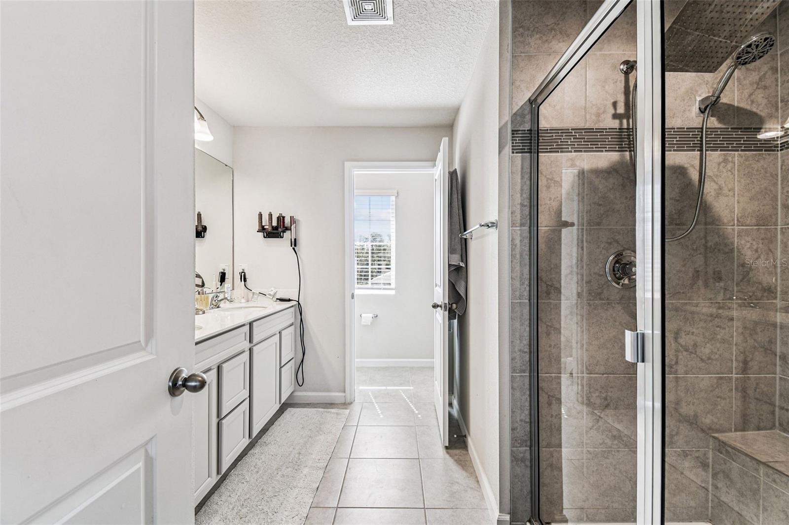 Image 21 of 35 For 19043 Pebble Wood Lane