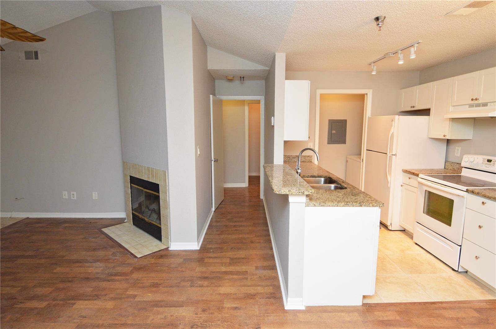 Image 16 of 100 For 10263 Gandy Boulevard N 2016