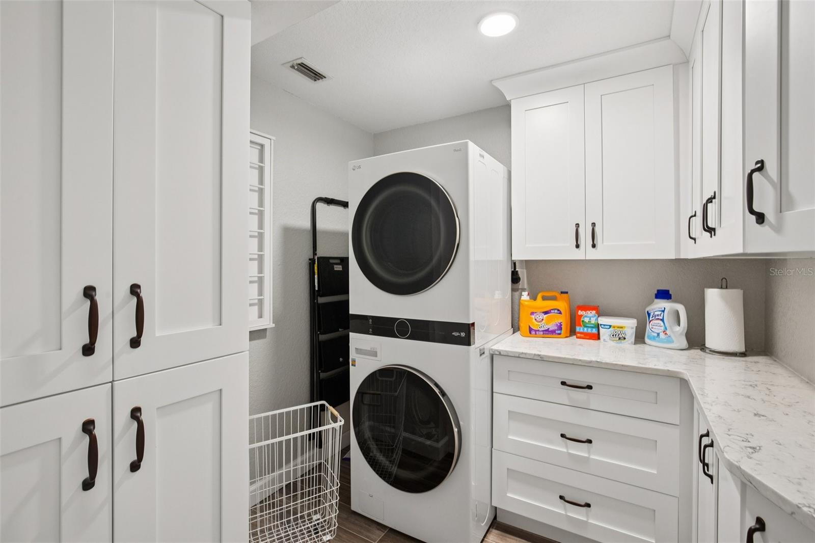 Image 14 of 49 For 3140 Canal Drive