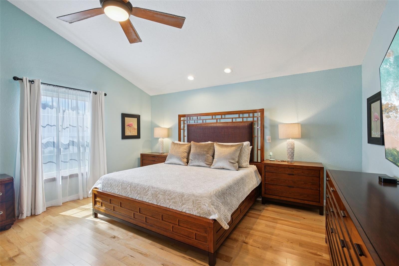 Image 18 of 49 For 3140 Canal Drive