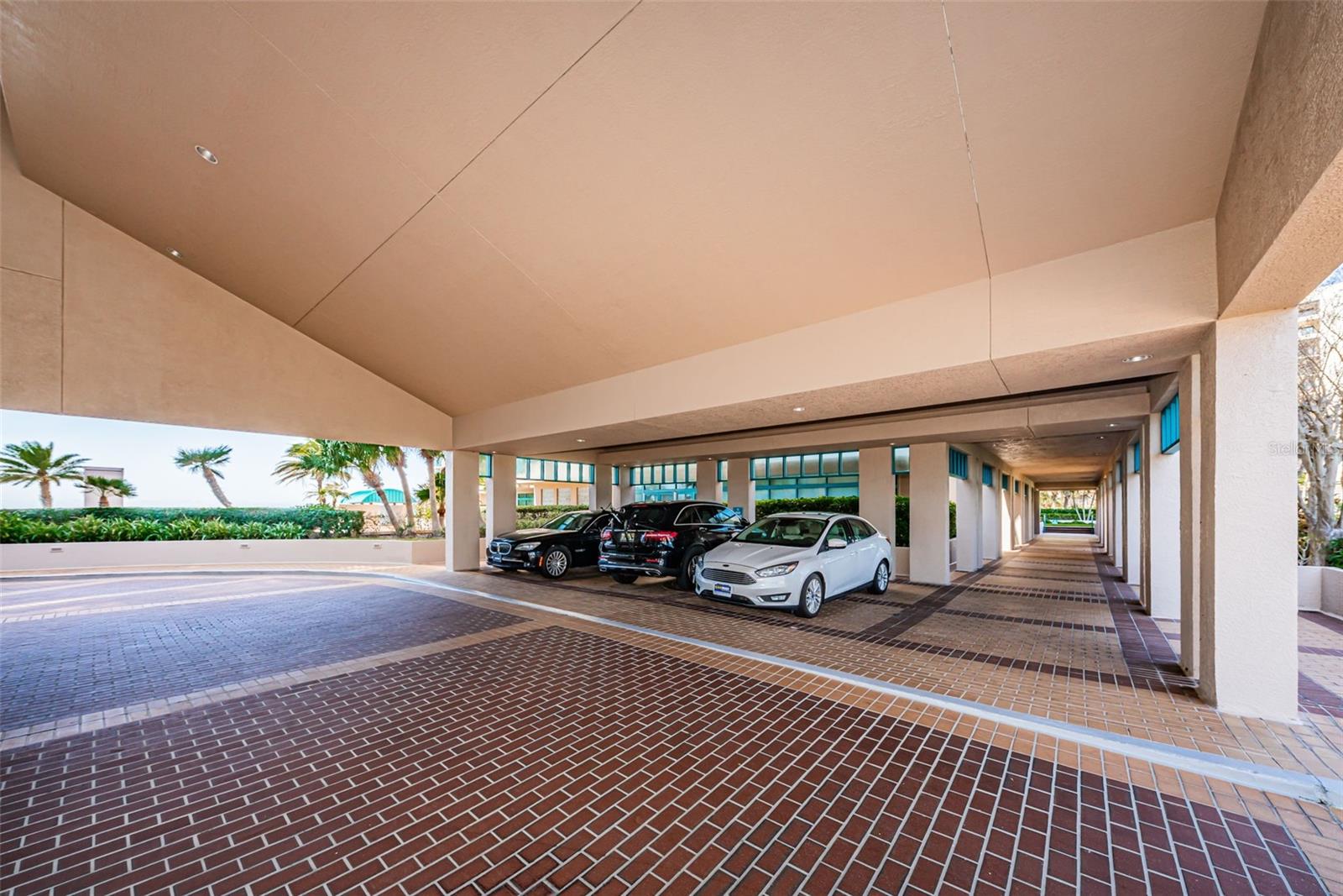 Image 13 of 98 For 1520 Gulf Boulevard 1101