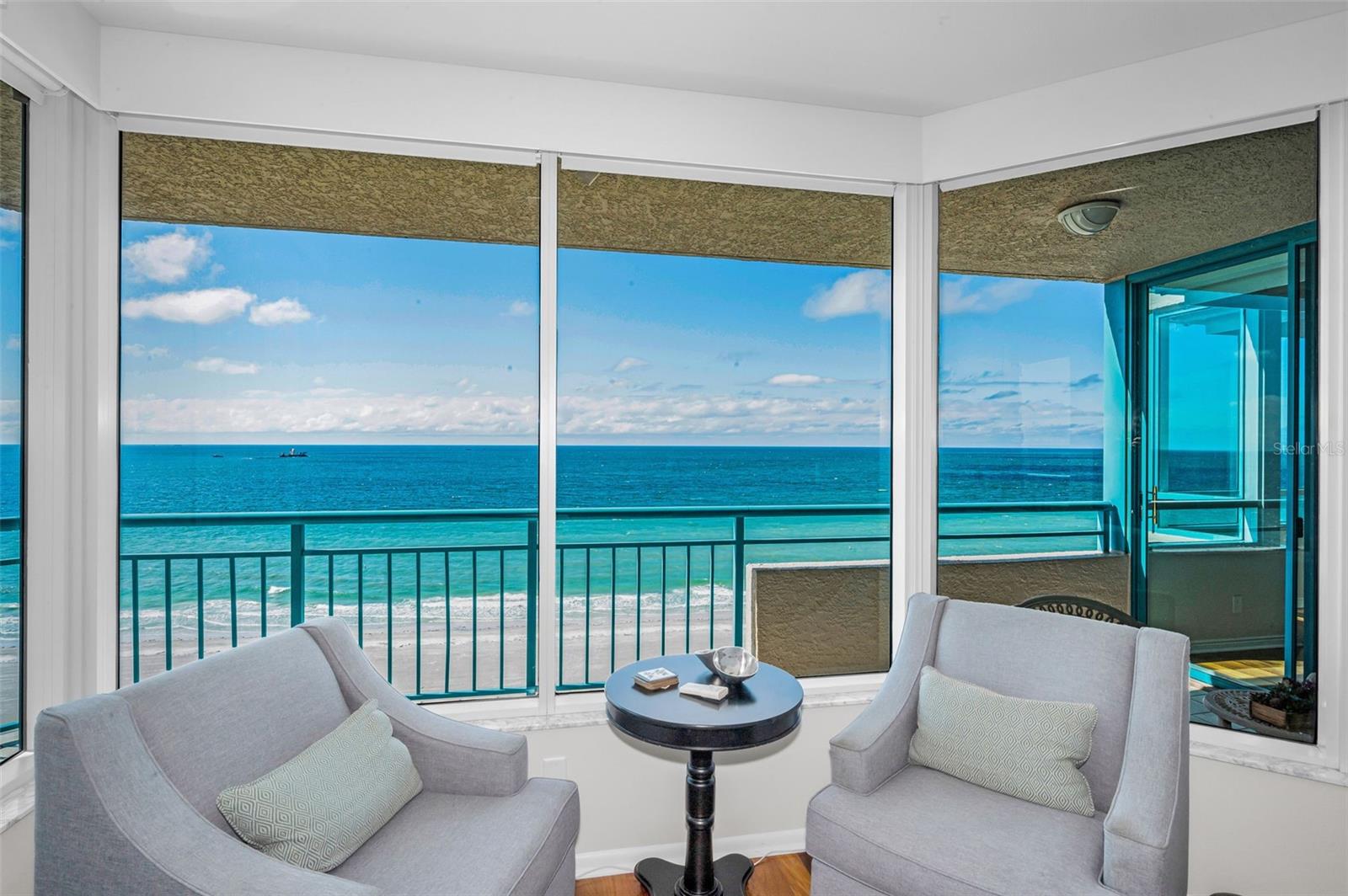 Image 19 of 98 For 1520 Gulf Boulevard 1101