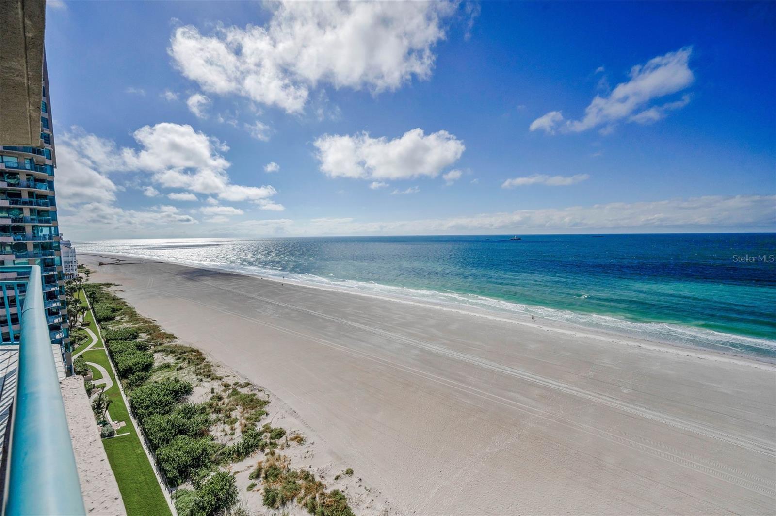 Image 21 of 98 For 1520 Gulf Boulevard 1101