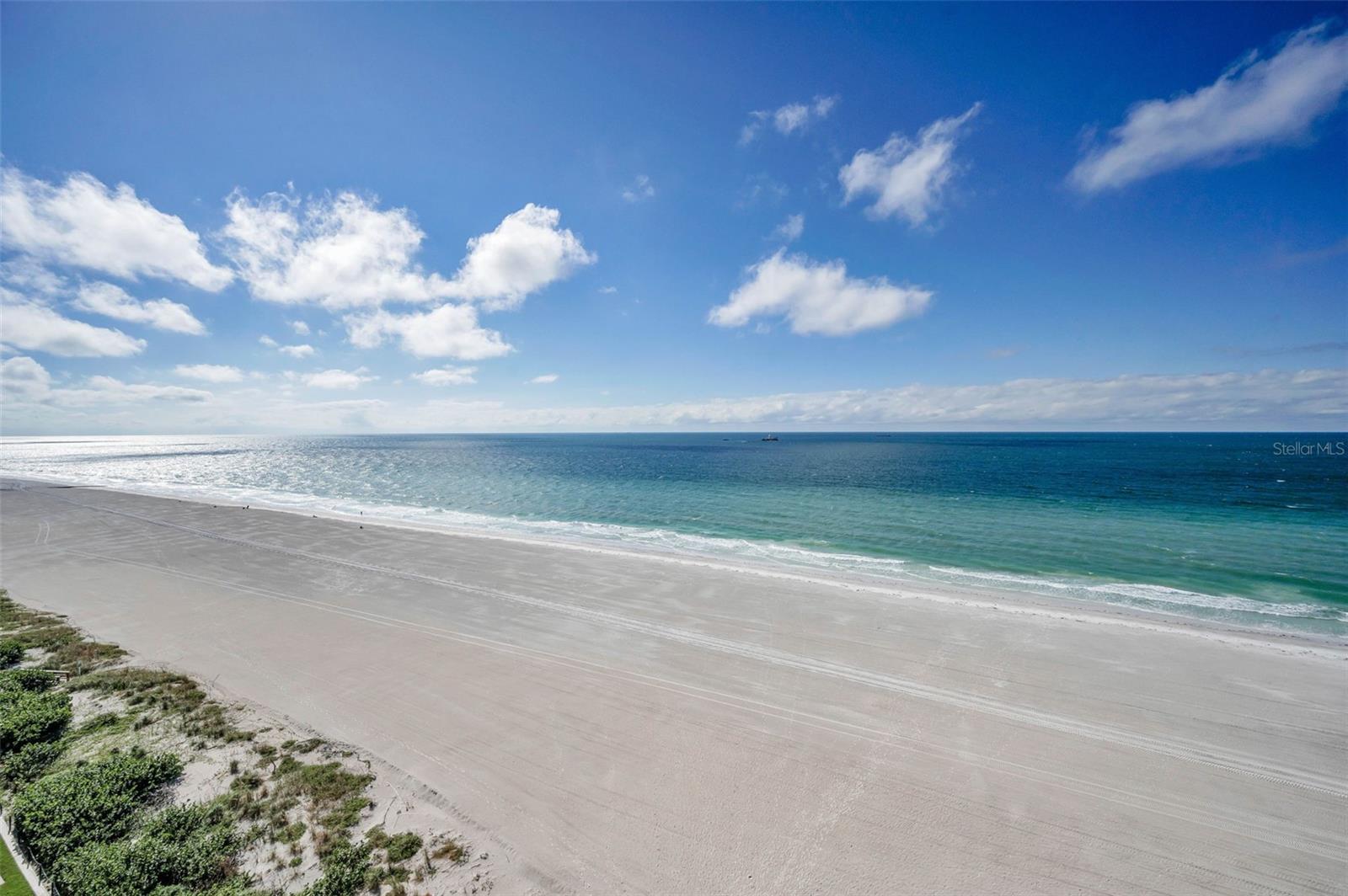 Image 24 of 98 For 1520 Gulf Boulevard 1101