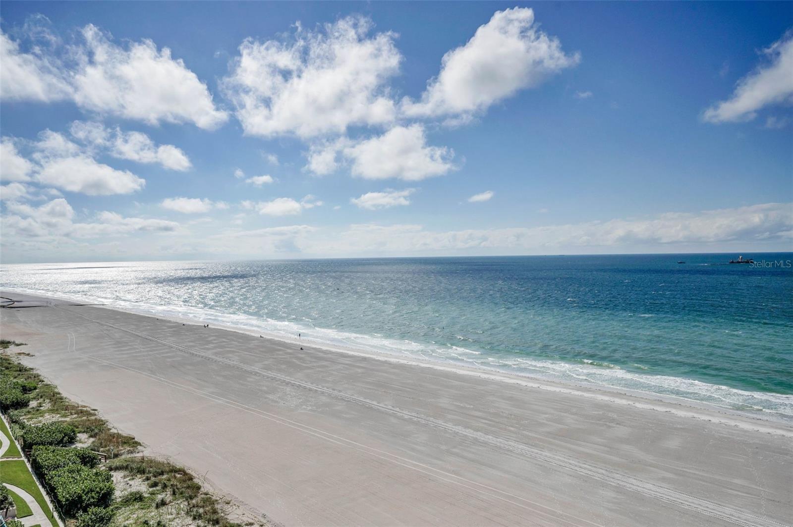 Image 31 of 98 For 1520 Gulf Boulevard 1101