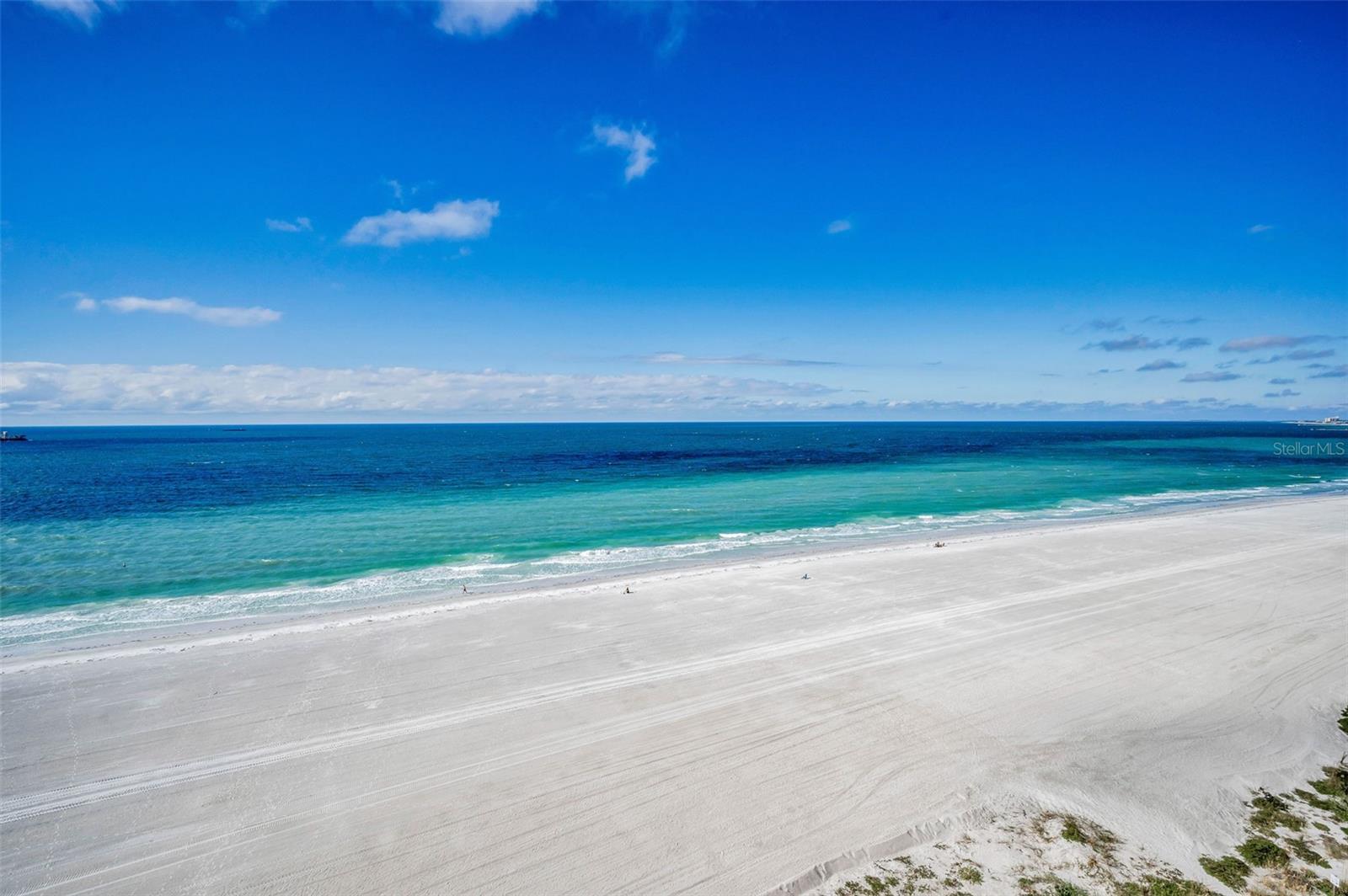 Image 33 of 98 For 1520 Gulf Boulevard 1101