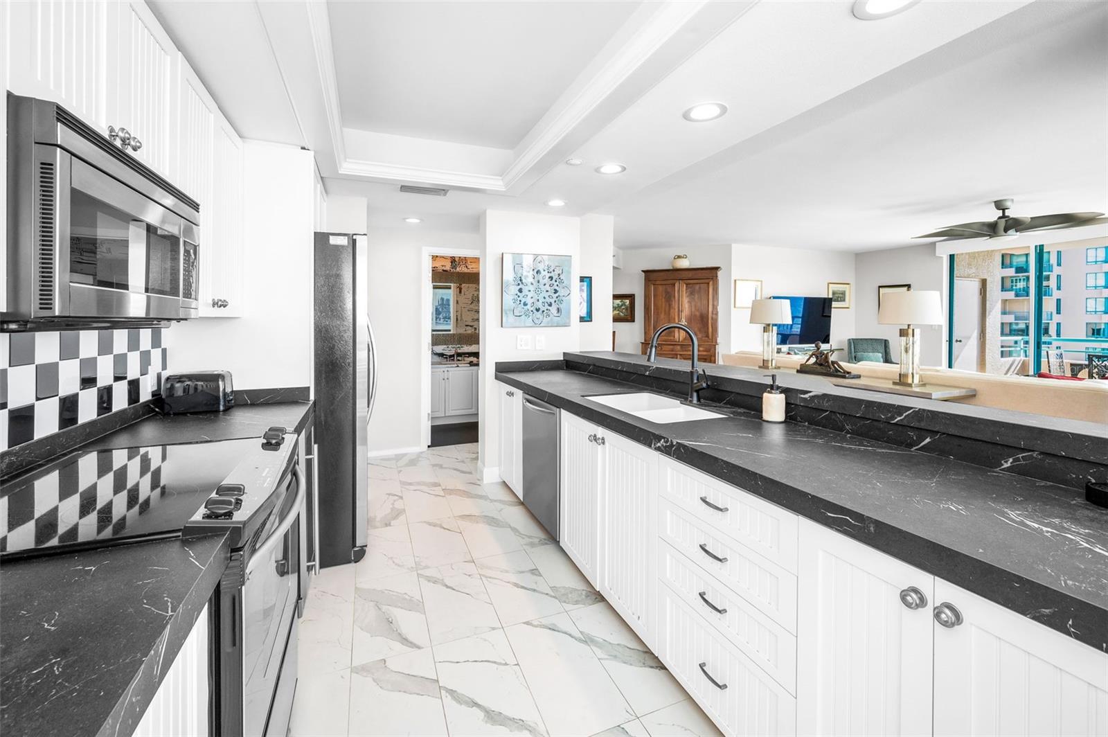 Image 41 of 98 For 1520 Gulf Boulevard 1101