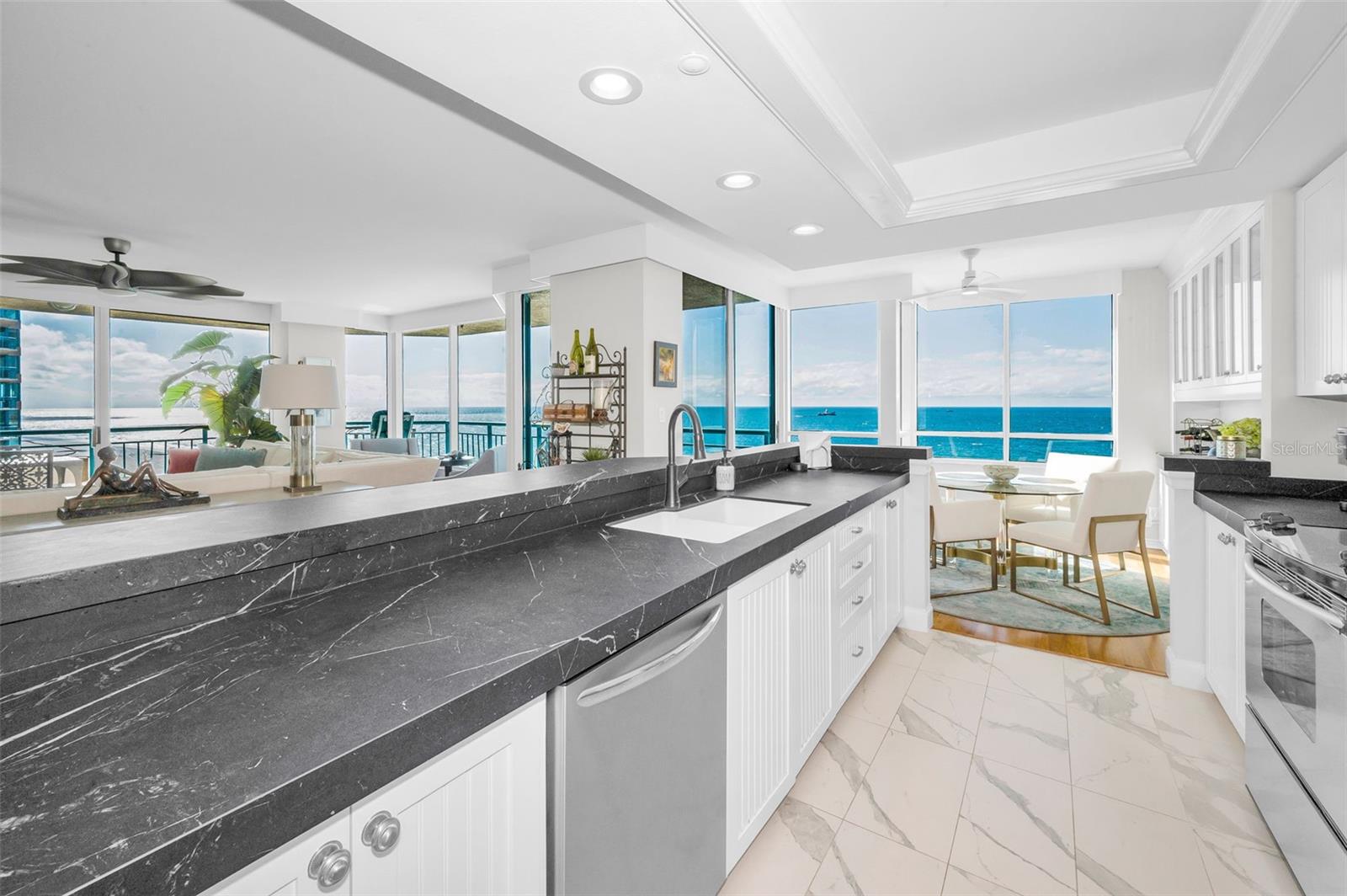 Image 42 of 98 For 1520 Gulf Boulevard 1101