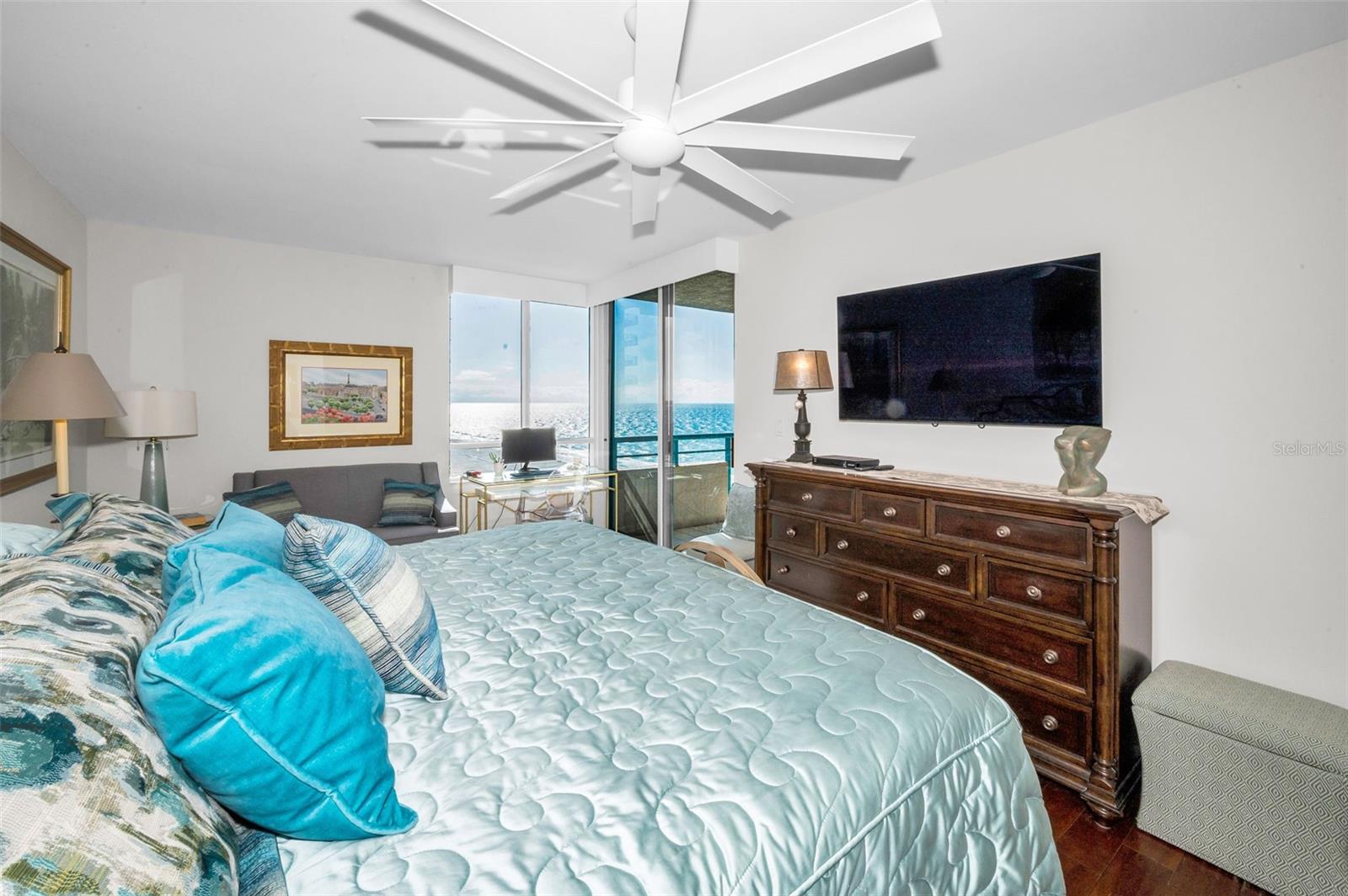 Image 53 of 98 For 1520 Gulf Boulevard 1101