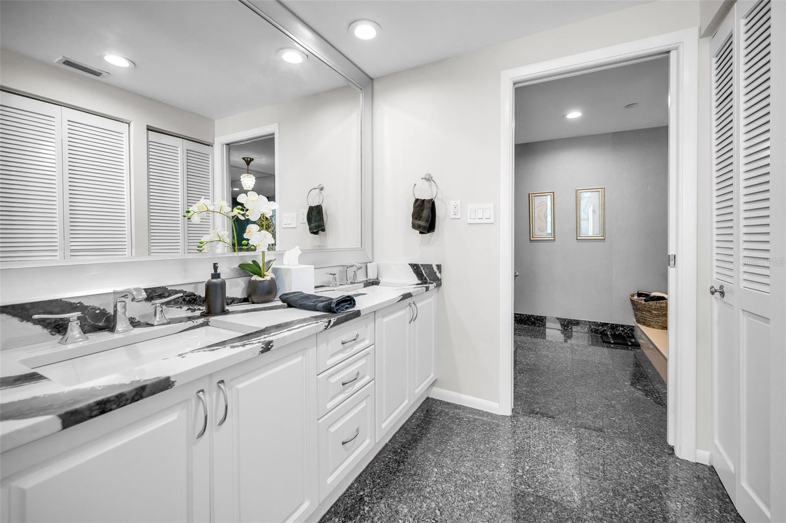 Image 62 of 98 For 1520 Gulf Boulevard 1101