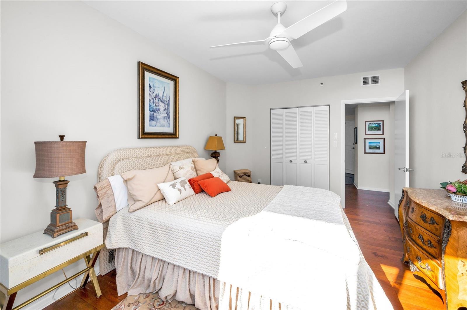 Image 70 of 98 For 1520 Gulf Boulevard 1101