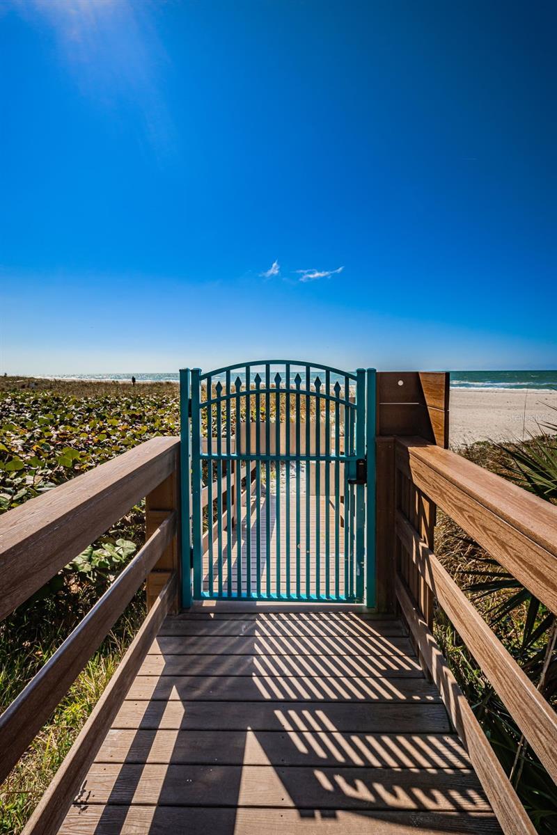 Image 76 of 98 For 1520 Gulf Boulevard 1101