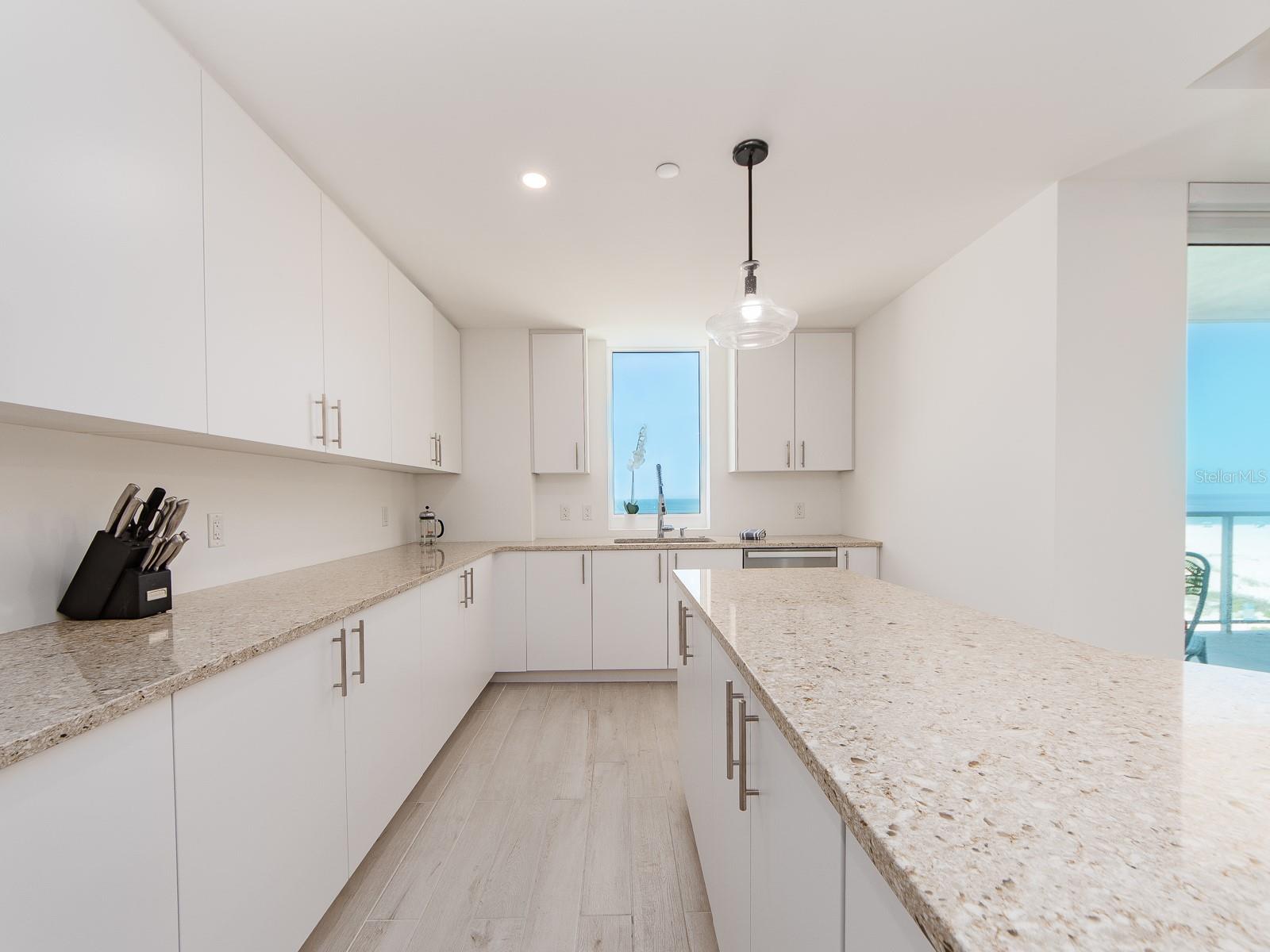 Image 10 of 62 For 15 Avalon Street 402