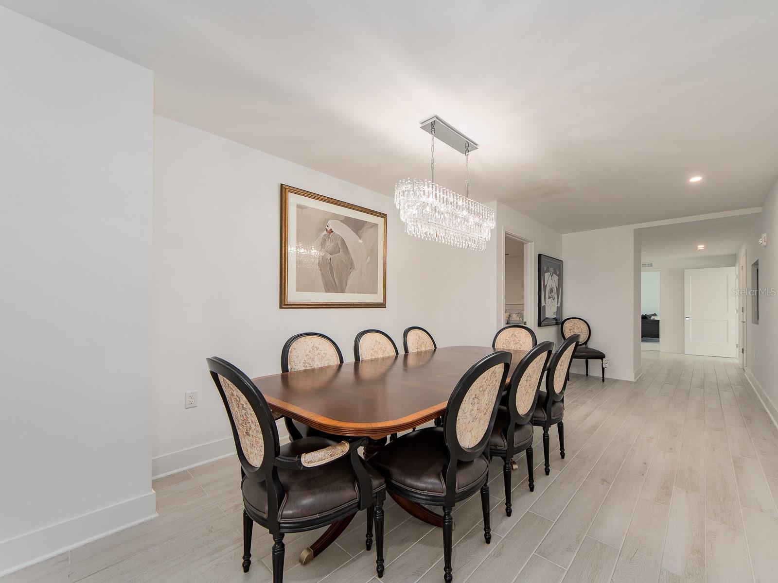 Image 15 of 62 For 15 Avalon Street 402