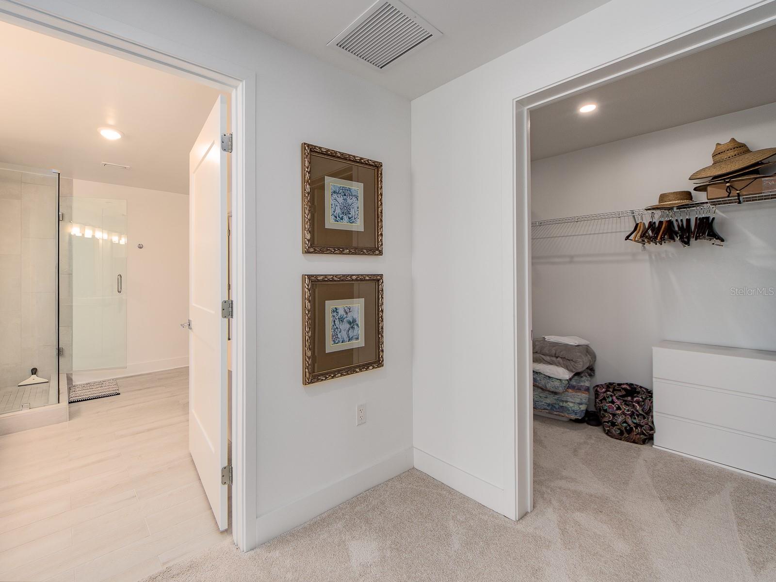 Image 18 of 62 For 15 Avalon Street 402