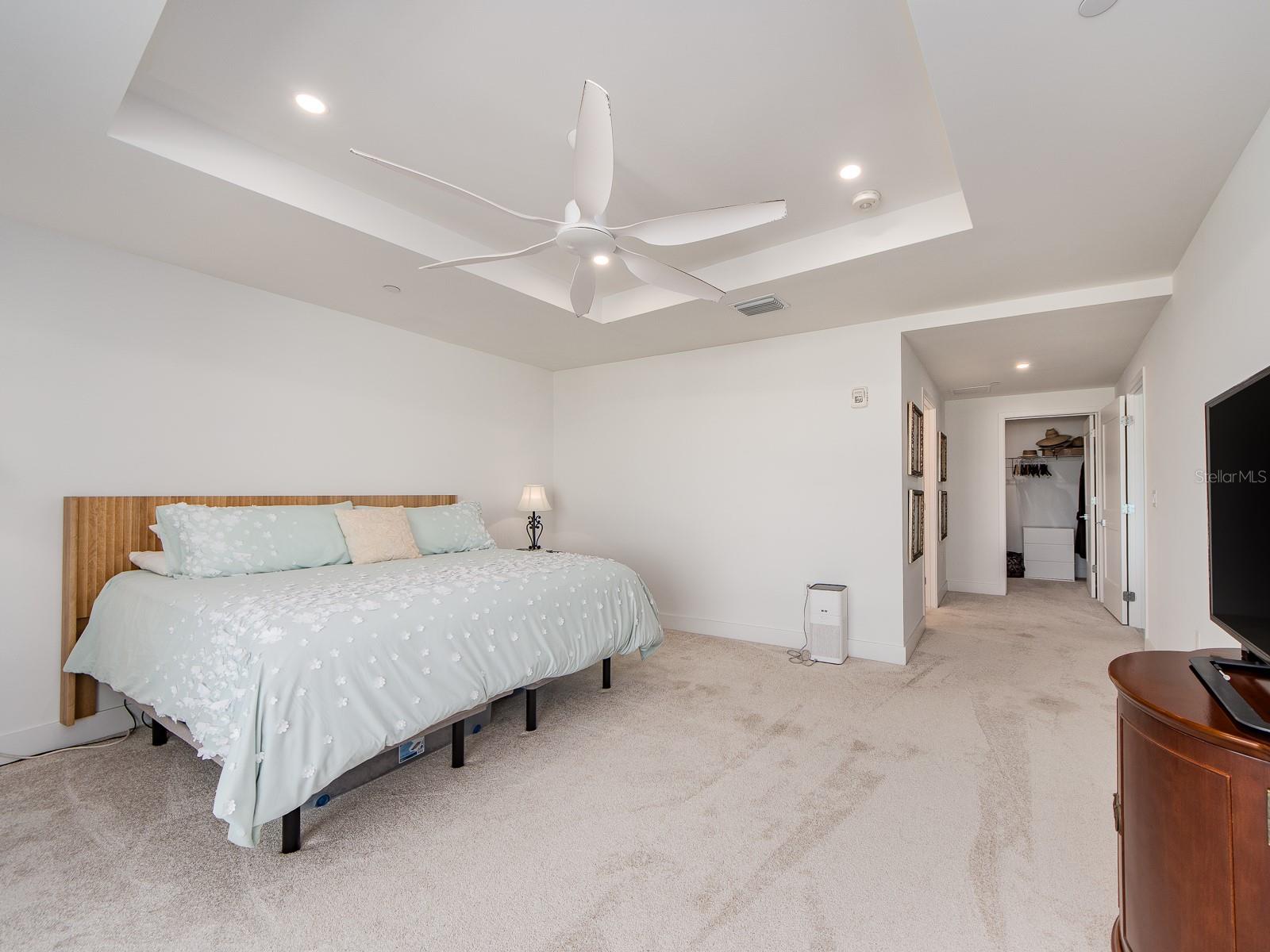 Image 22 of 62 For 15 Avalon Street 402