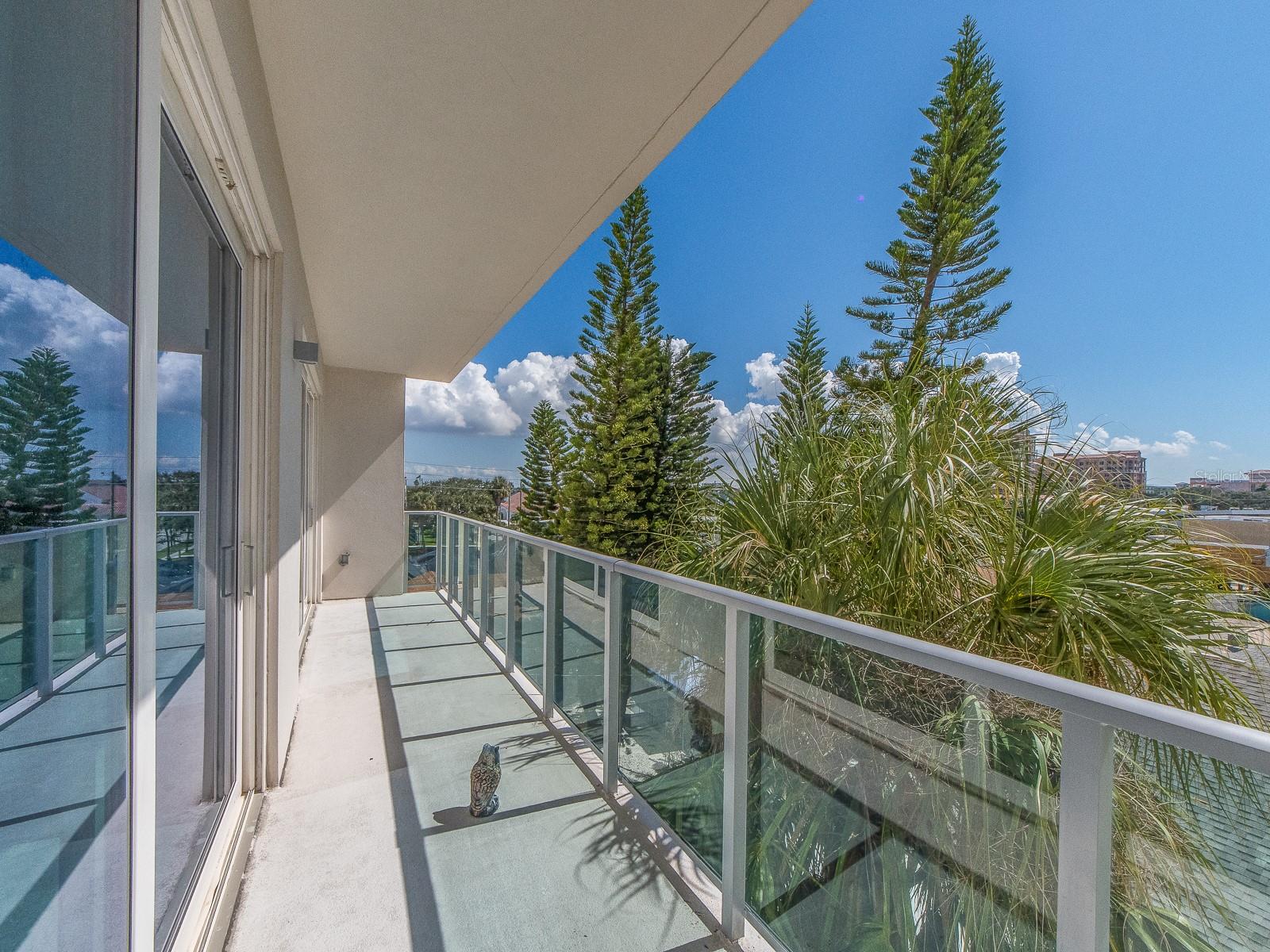 Image 28 of 62 For 15 Avalon Street 402