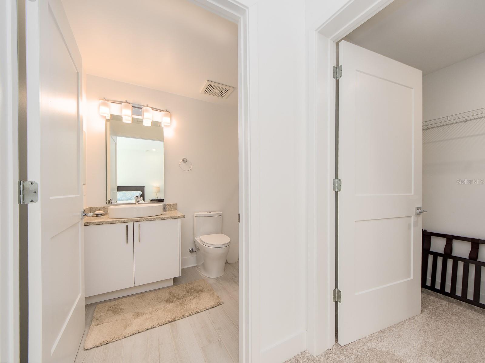 Image 33 of 62 For 15 Avalon Street 402