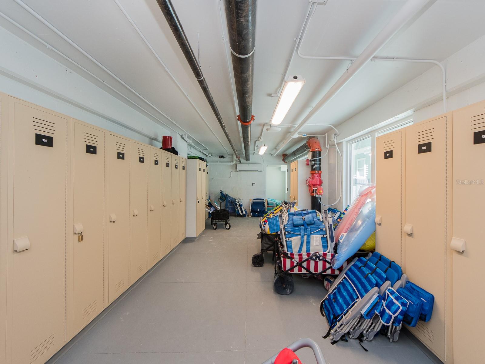 Image 52 of 62 For 15 Avalon Street 402