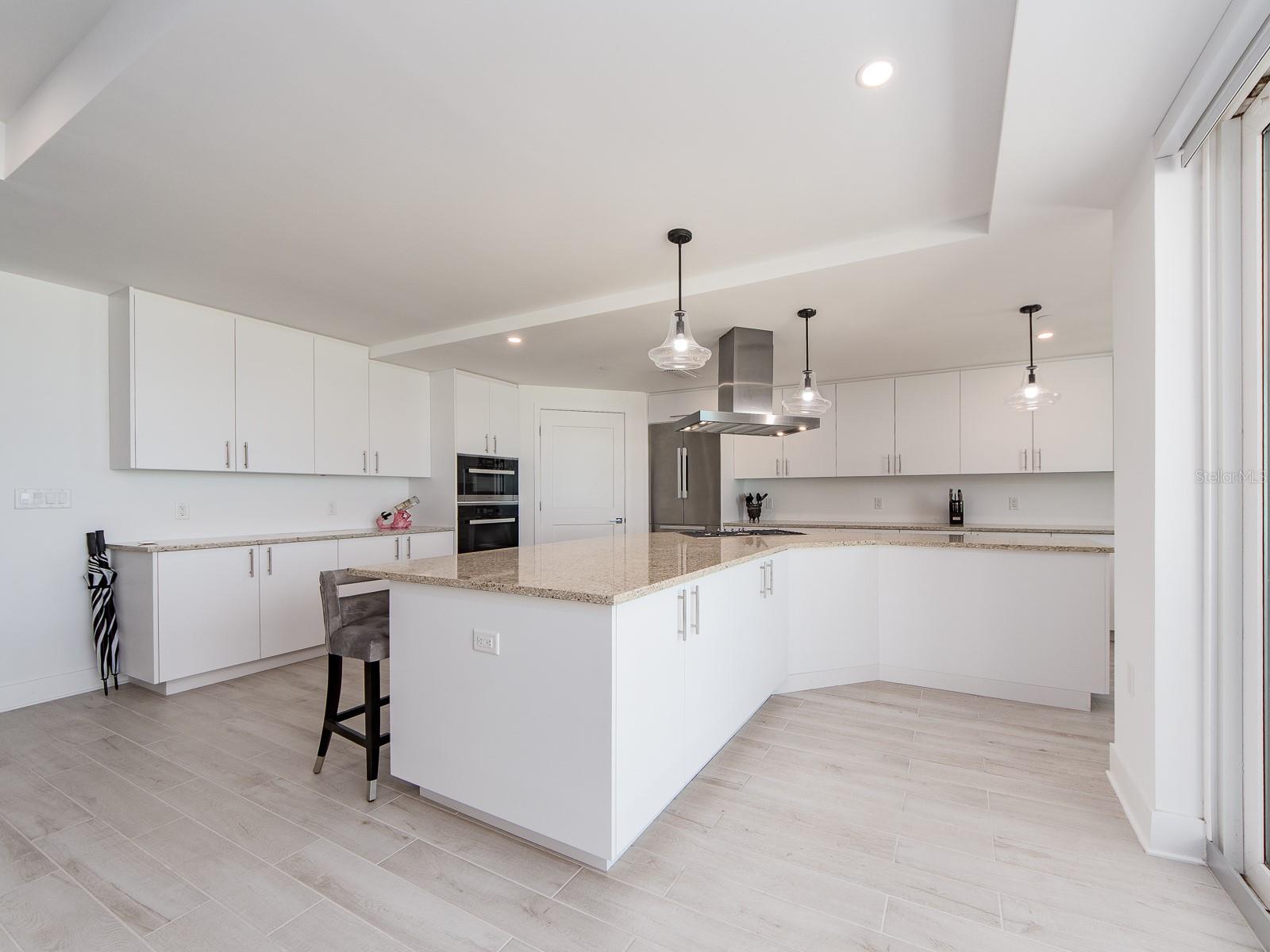 Image 8 of 62 For 15 Avalon Street 402