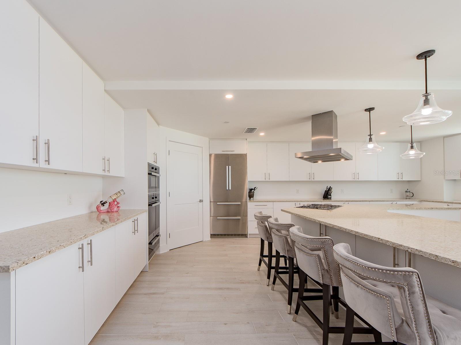 Image 9 of 62 For 15 Avalon Street 402