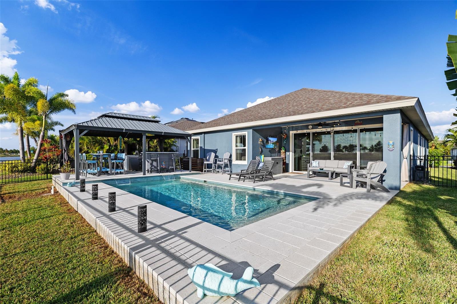 Listing photo id 16 for 5822 Silver Sun Drive