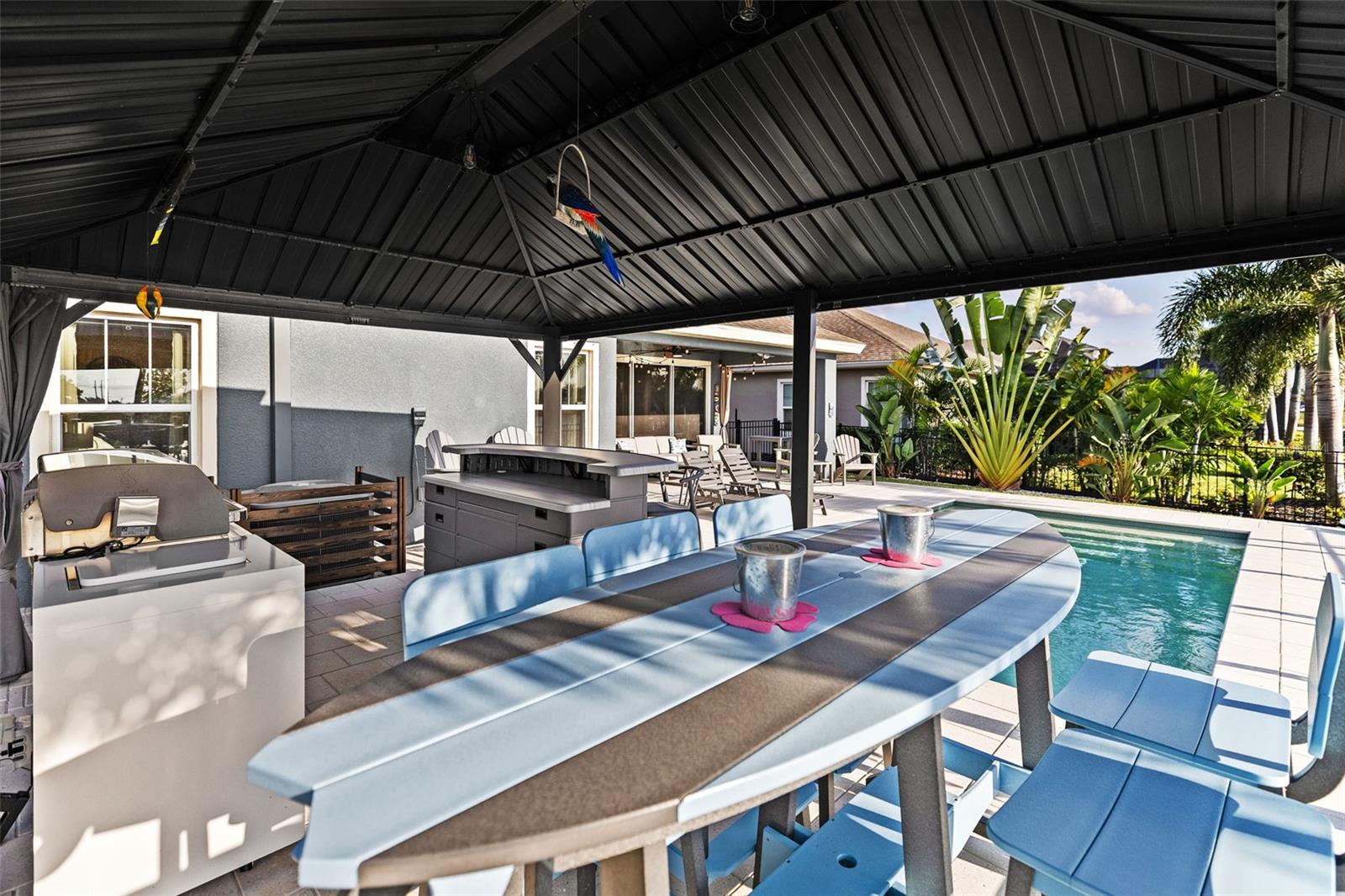 Listing photo id 18 for 5822 Silver Sun Drive