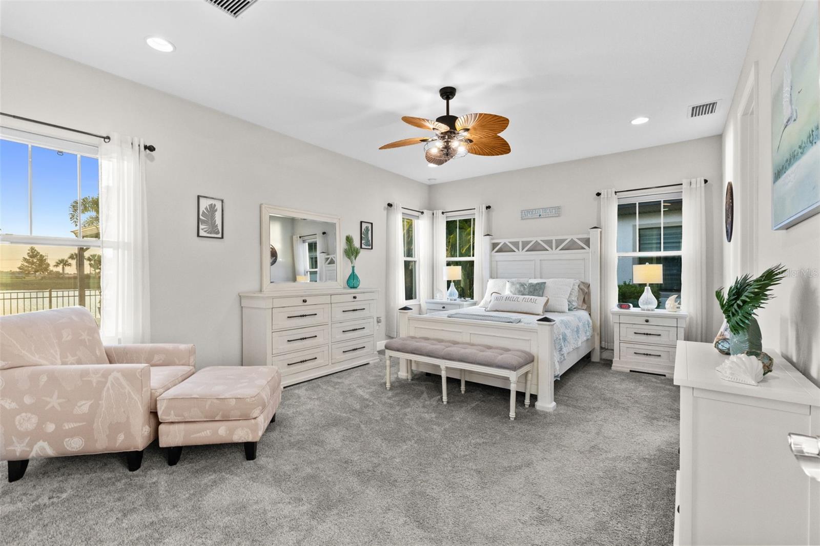 Listing photo id 20 for 5822 Silver Sun Drive