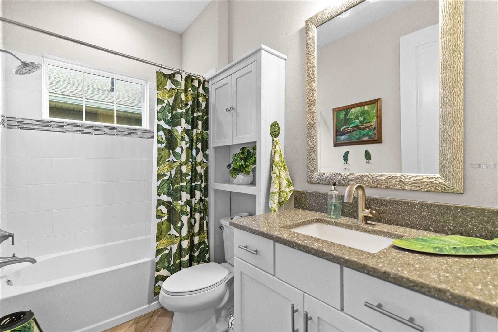 Listing photo id 28 for 5822 Silver Sun Drive