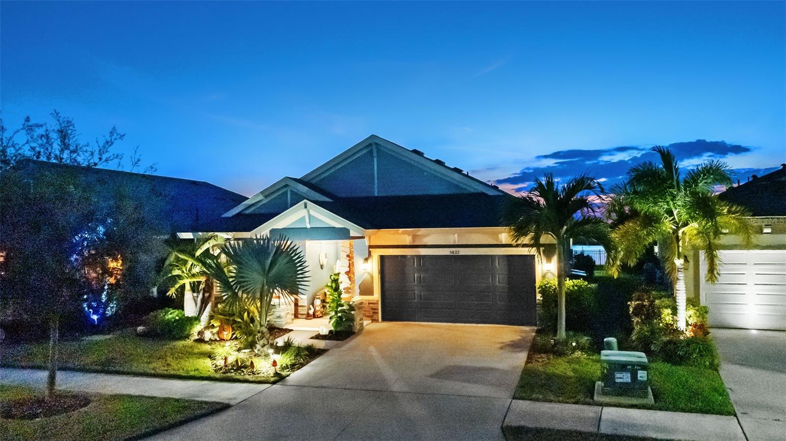 Listing photo id 32 for 5822 Silver Sun Drive