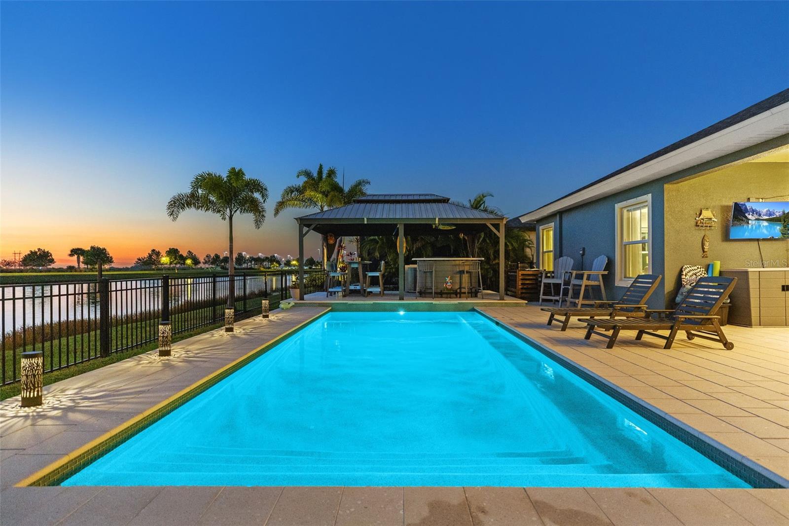 Listing photo id 36 for 5822 Silver Sun Drive