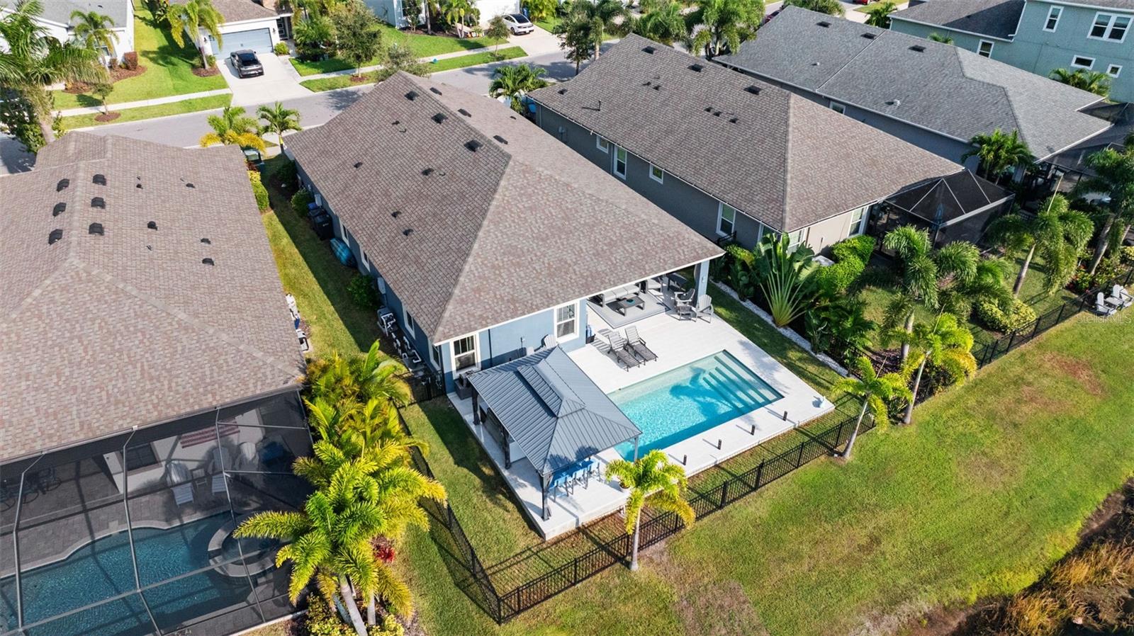 Listing photo id 40 for 5822 Silver Sun Drive