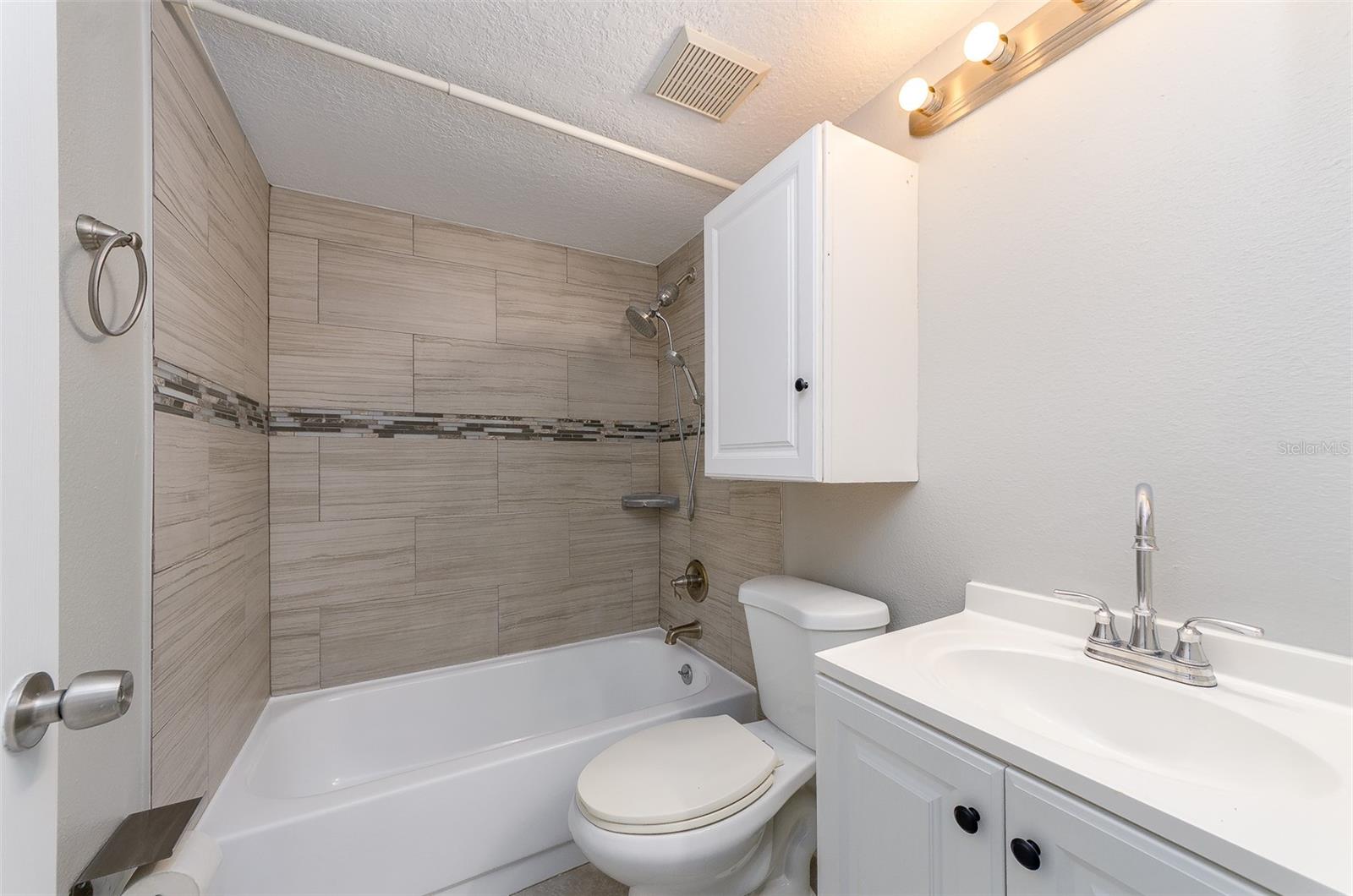 Image 23 of 35 For 7246 Bank Drive 106