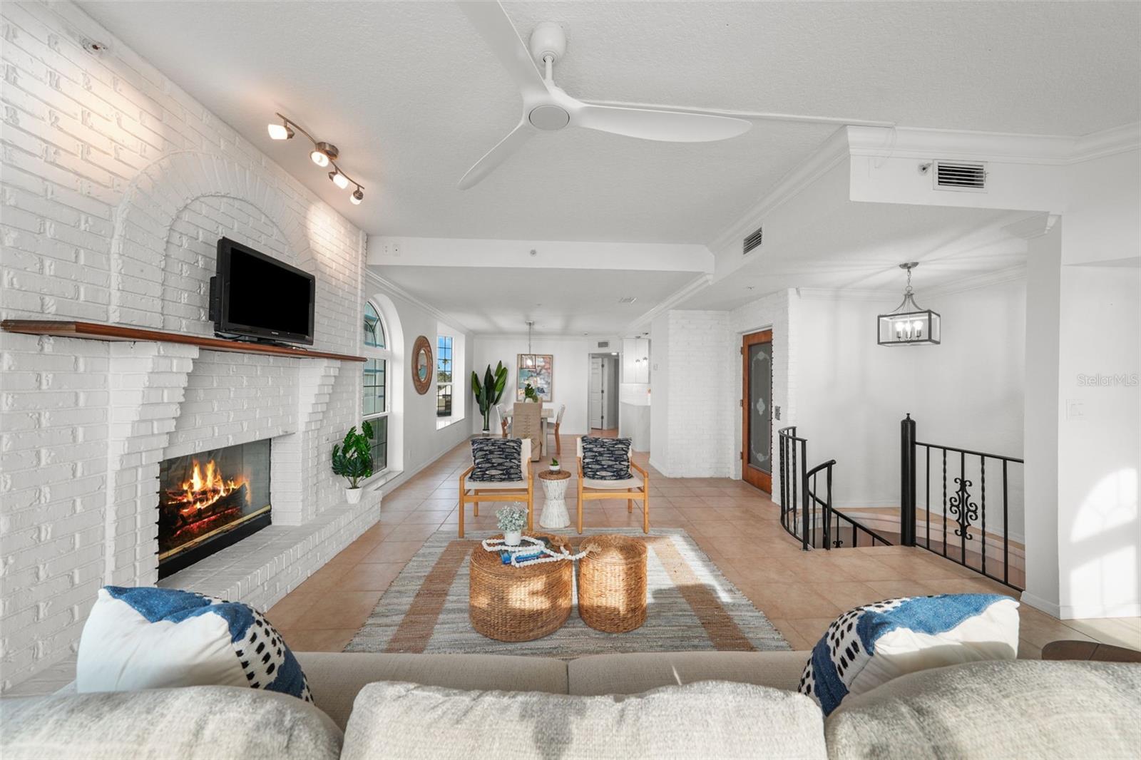 Image 11 of 89 For 17960 Gulf Boulevard 225