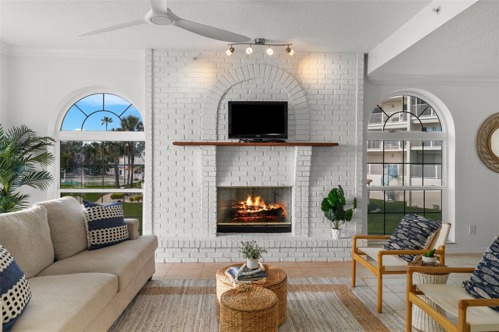 Image 13 of 89 For 17960 Gulf Boulevard 225