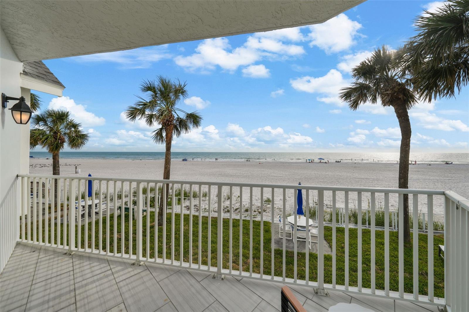 Image 17 of 89 For 17960 Gulf Boulevard 225