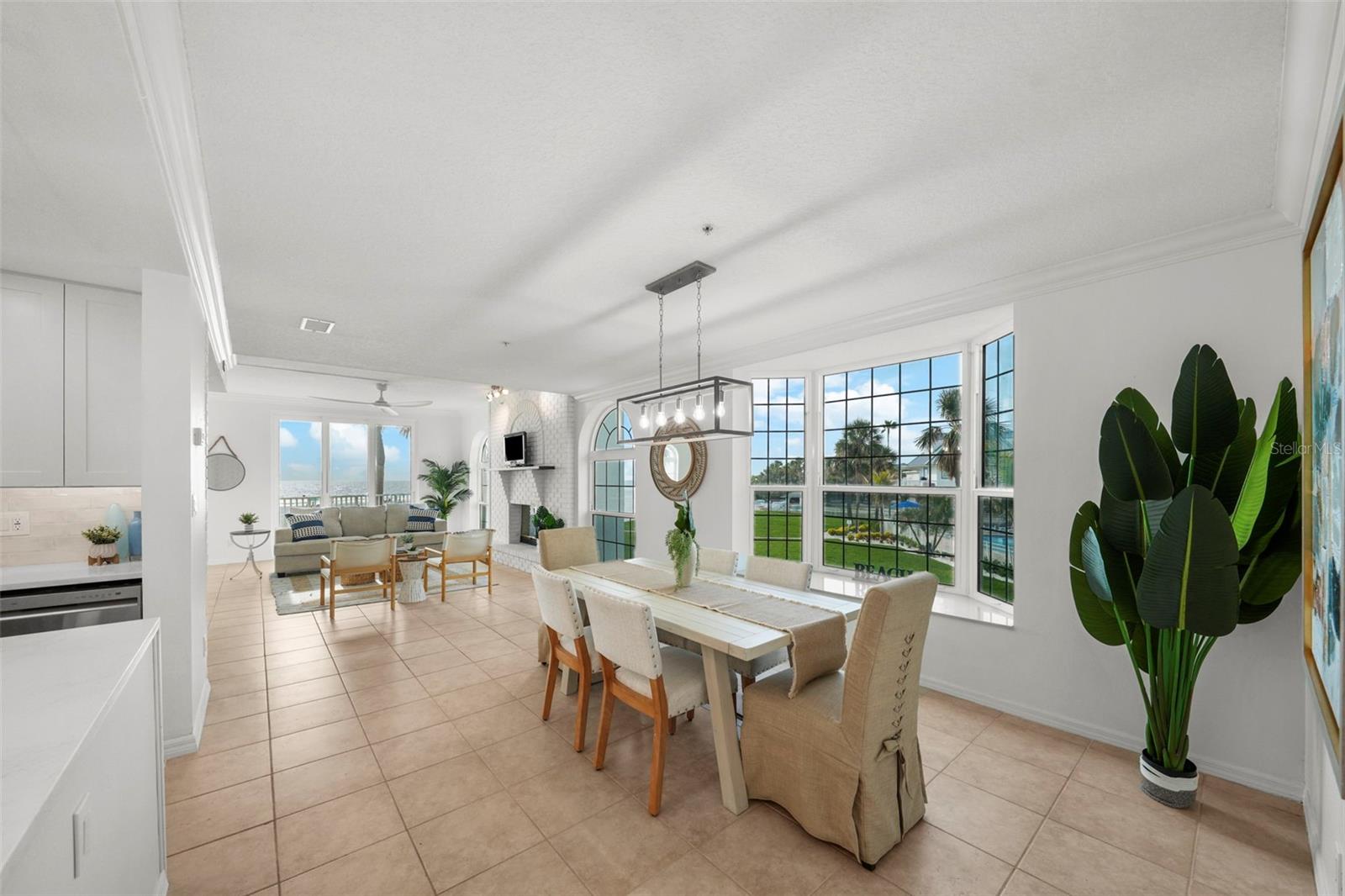 Image 23 of 89 For 17960 Gulf Boulevard 225