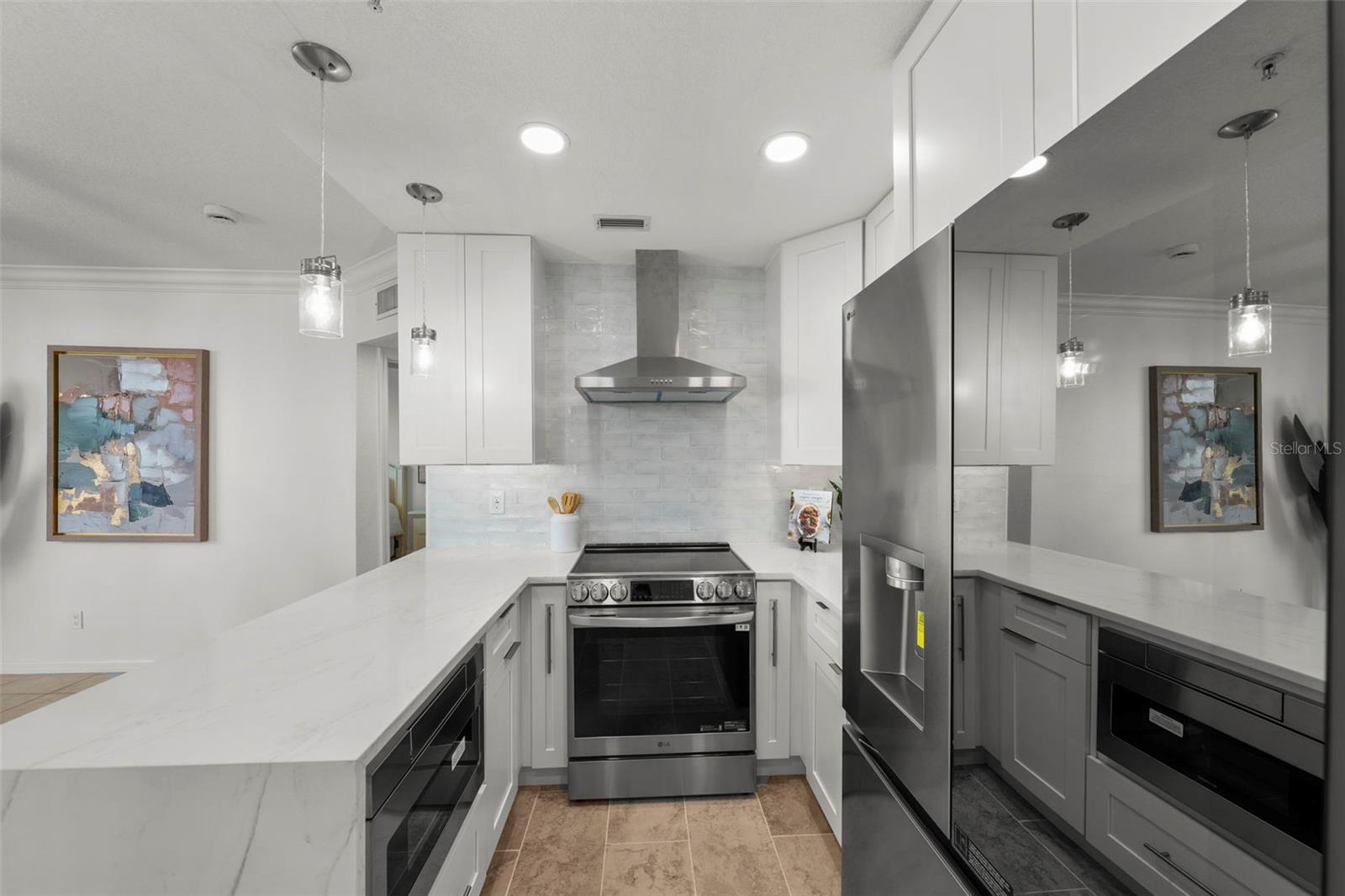 Image 26 of 89 For 17960 Gulf Boulevard 225