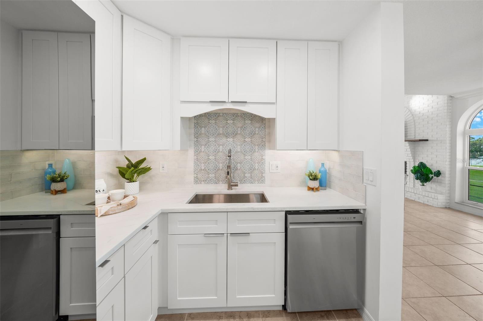 Image 27 of 89 For 17960 Gulf Boulevard 225