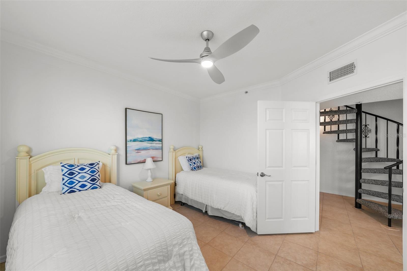 Image 30 of 89 For 17960 Gulf Boulevard 225