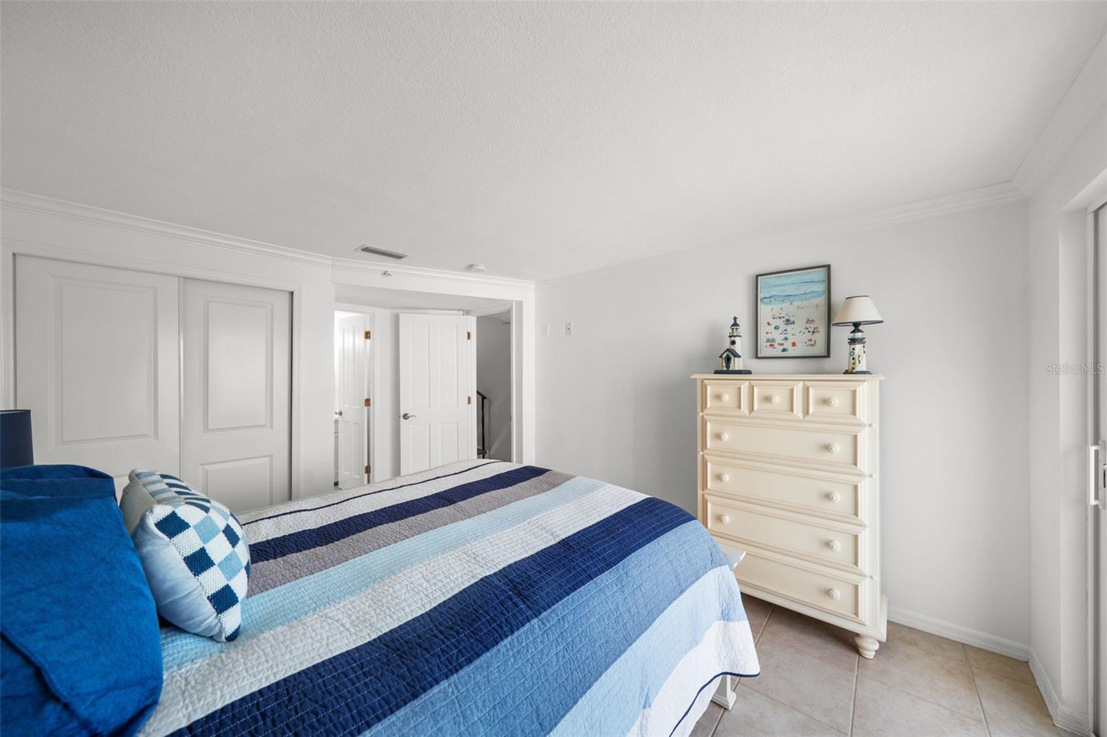 Image 36 of 89 For 17960 Gulf Boulevard 225