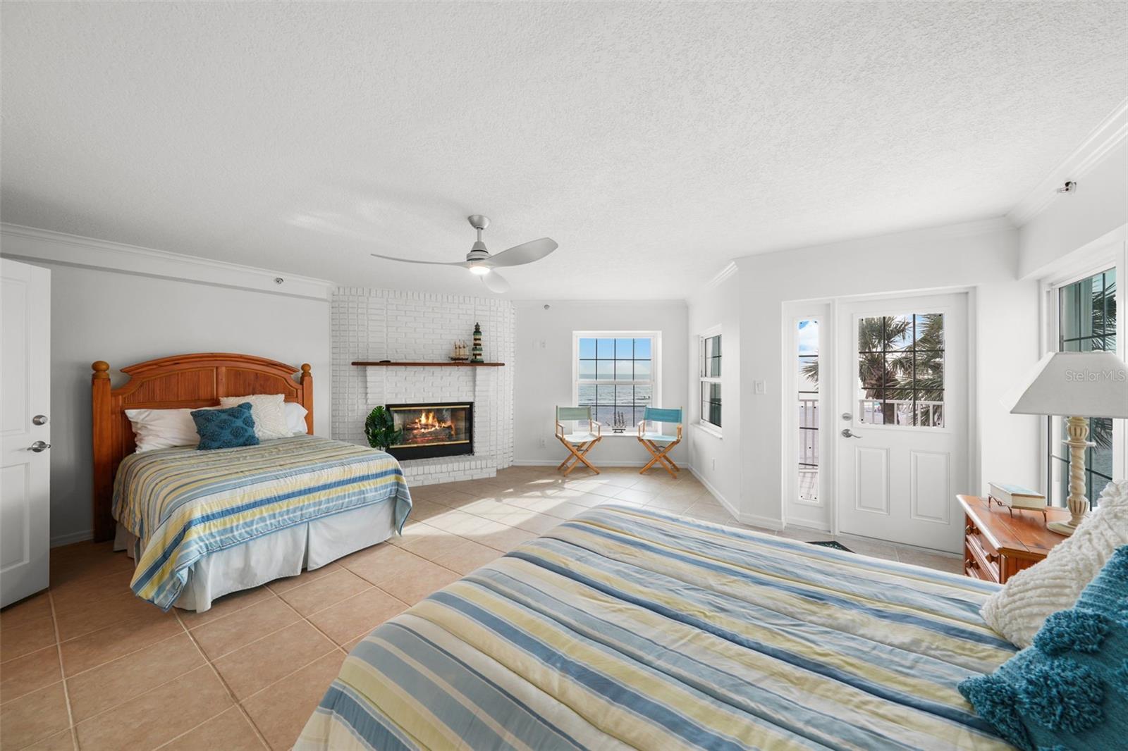 Image 39 of 89 For 17960 Gulf Boulevard 225