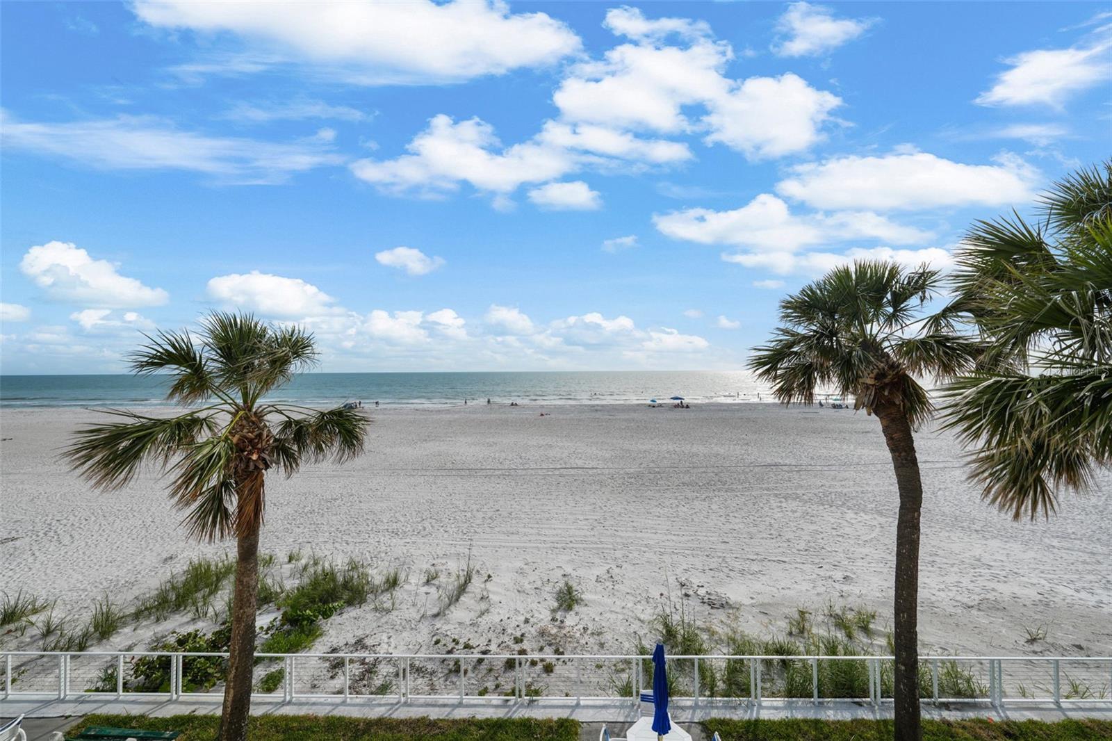 Image 46 of 89 For 17960 Gulf Boulevard 225